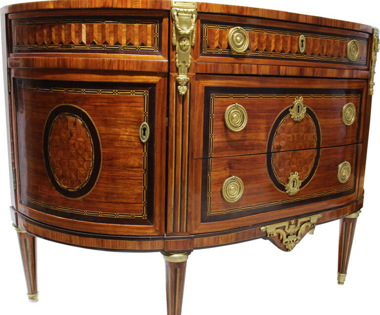 Restauration commode demi-lune d epoque Louis seize