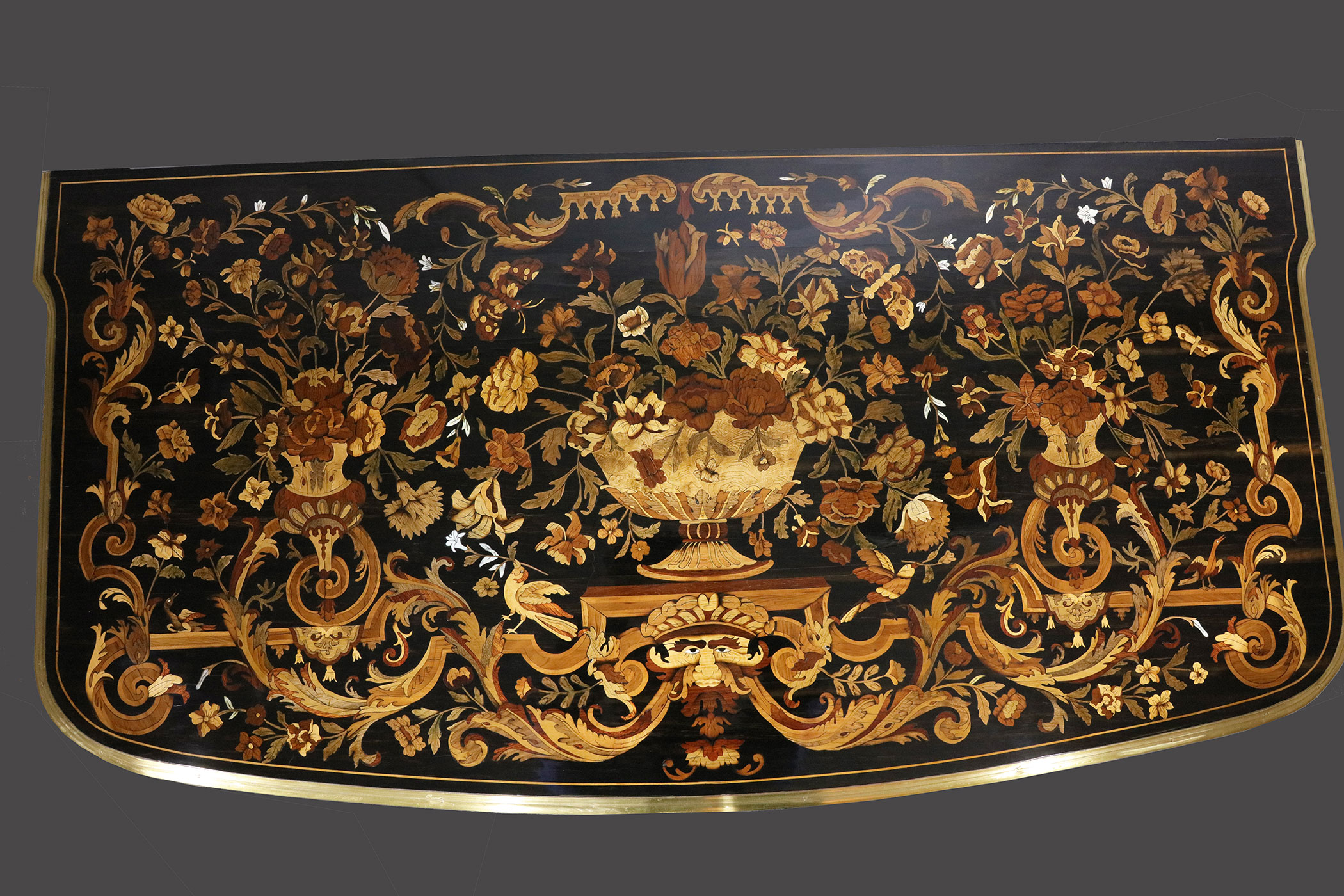 Restauration Commode Louis XIV marqueterie florale Mondon